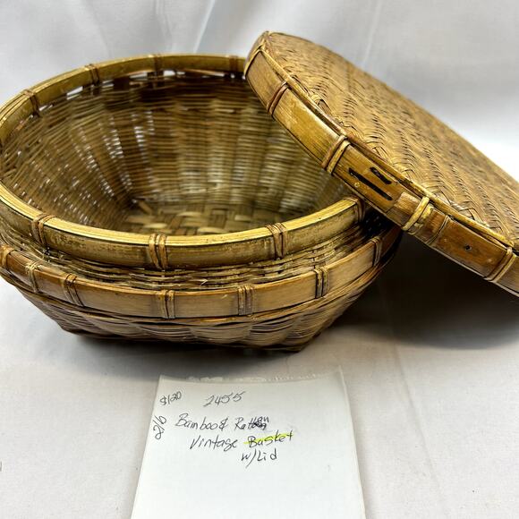 Bamboo and Rattan Vintage Basket with lid Unique 10" round 5" tall - Picture 8 of 9